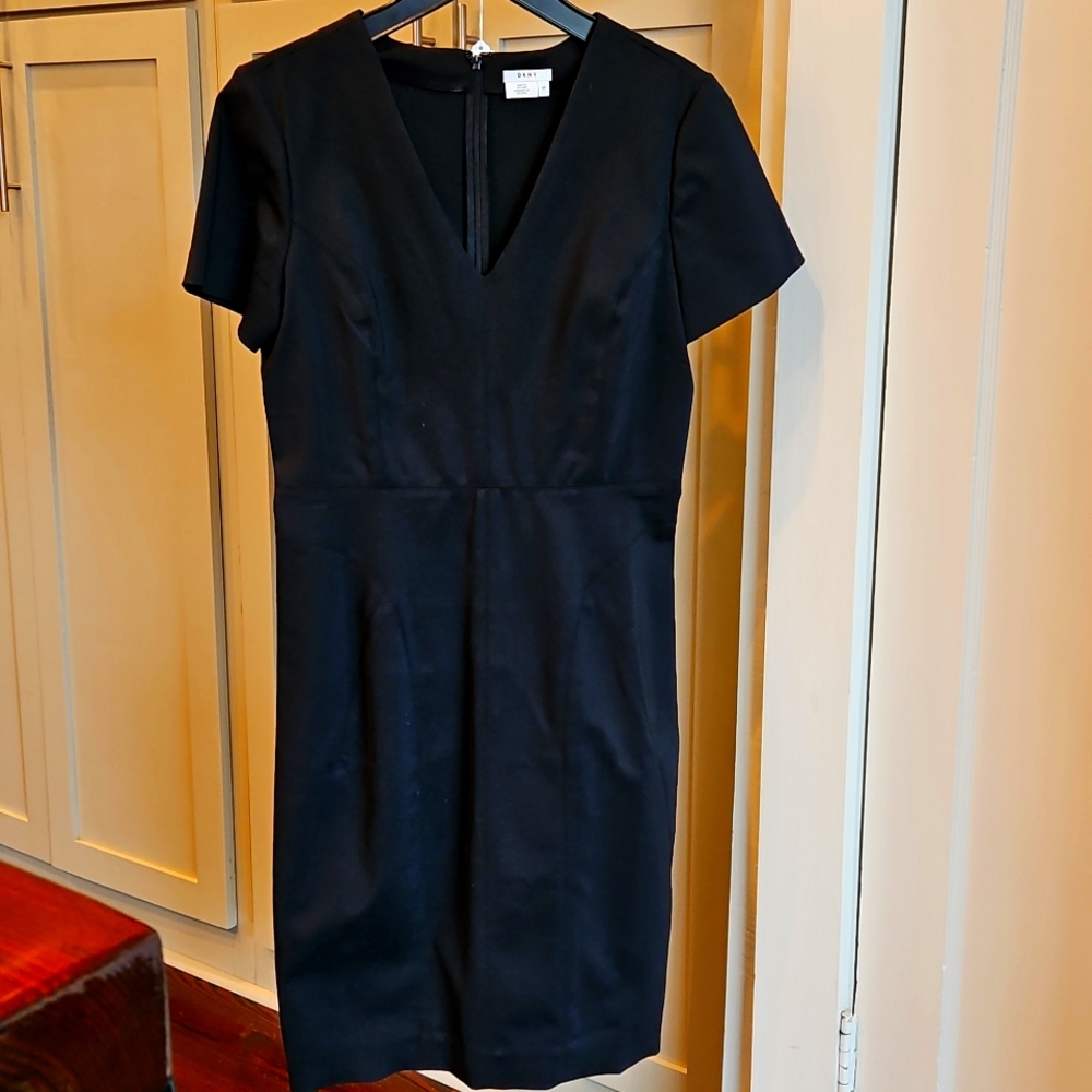 DKNY Deep Navy v neck fitted short sleeve dress